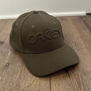 Oakley flex fit L/XL Hat